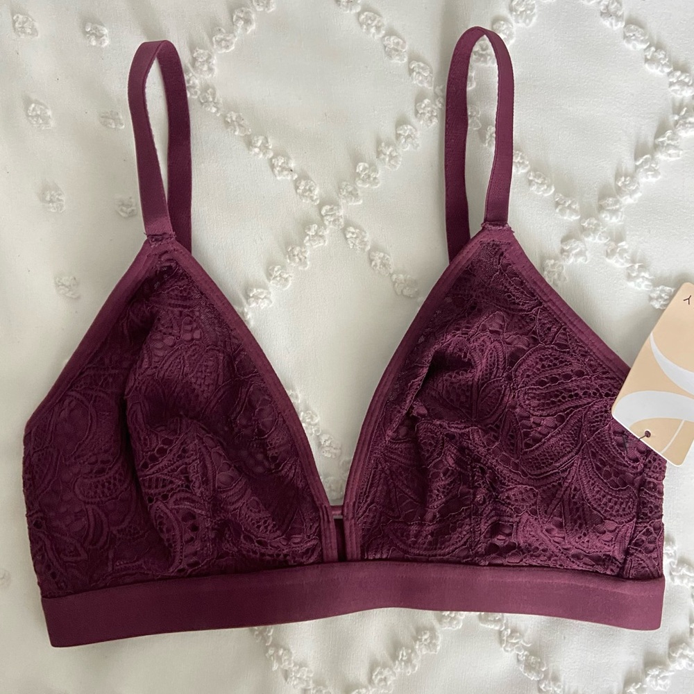 NWT Lively The Palm Lace Busty Bra Plum Wireless Bralette Purple Feminine Size 1
